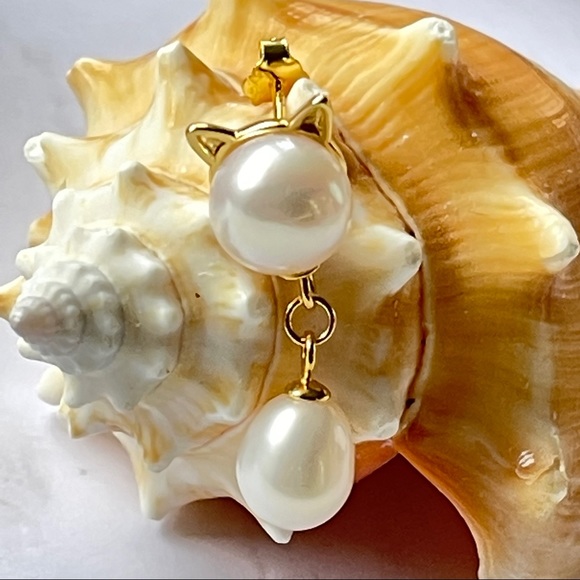 18K Gold Plated Over 925S Silver 8mm Freshwater Pearl Earrings Big Kitten Shaped - Picture 4 of 13